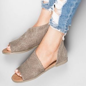 Bamboo Hippie Shoe Side Cut Out Shank Size 8.5